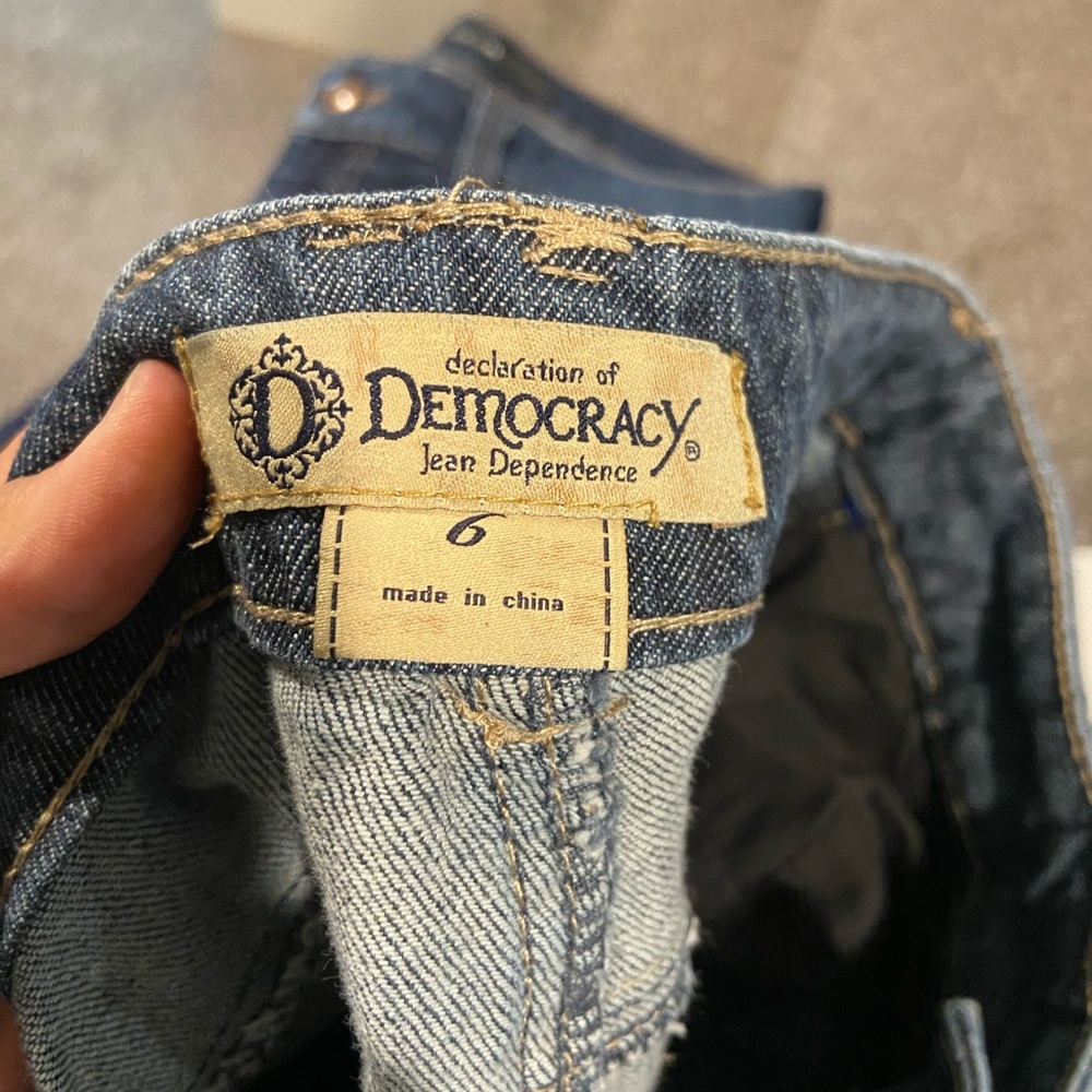 Democracy Capris jeans - Picture 2 of 4